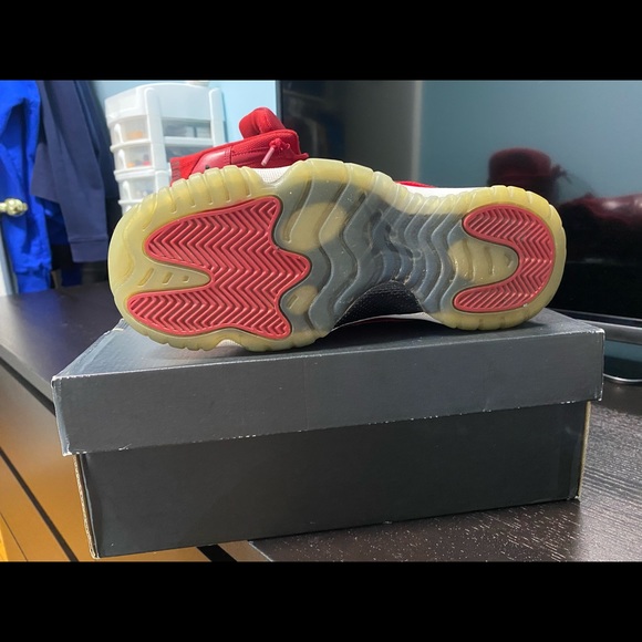 Air Jordan 11 Retro Win Like 96 (GS Size) - Picture 2 of 5